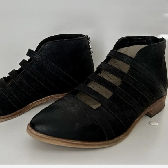 Free People Emma Black Leather Strappy Ankle Booties - Picture 4 of 11